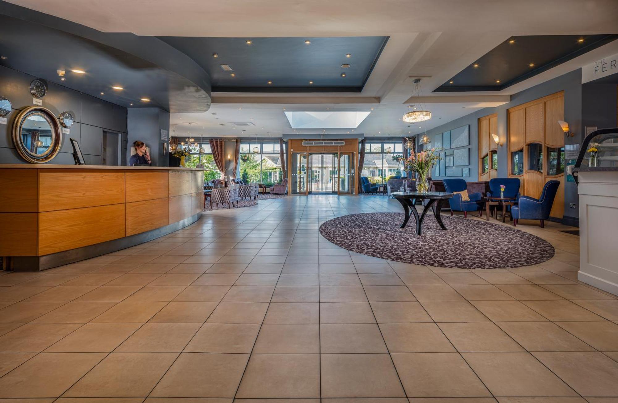 Arklow Bay Hotel Экстерьер фото